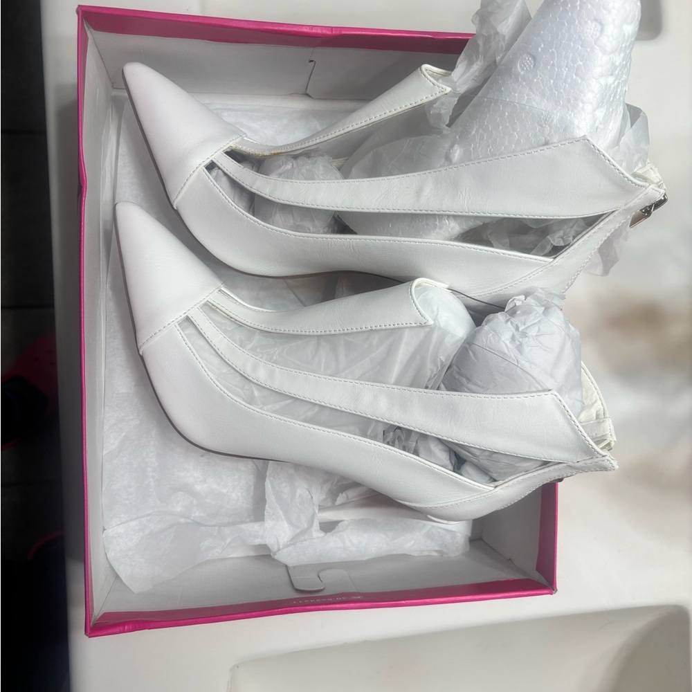 Shoe Dazzle White Strappy Pointed-Toe Heels